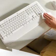 Logitech Signature K650 Wireless Keyboard - White - Image 5