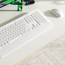 Logitech Signature K650 Wireless Keyboard - White - Image 7