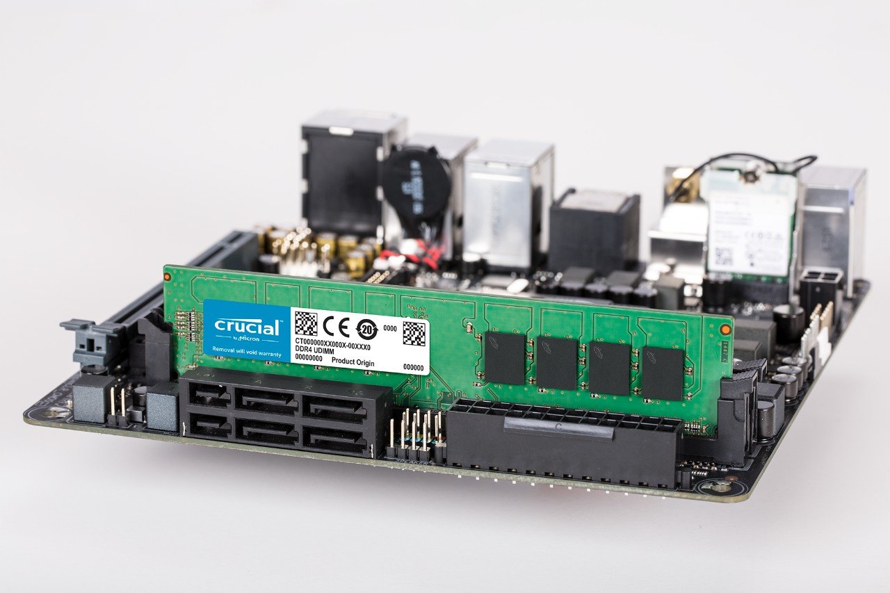 Crucial RAM 16GB DDR4 3200 MHz CL22 Desktop Memory CT16G4DFRA32A
