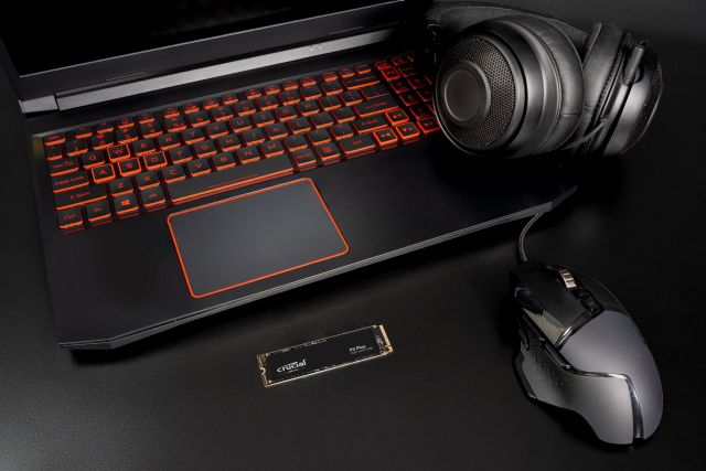 CT2000P3PSSD8